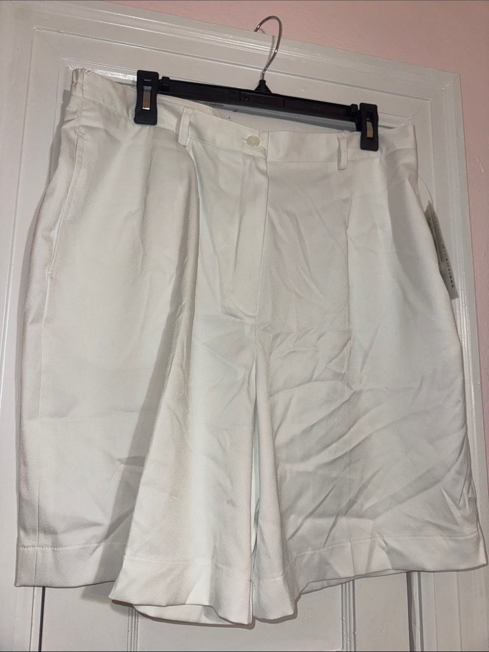 Coral Bay White Flat-Front Women’s Golf Shorts
